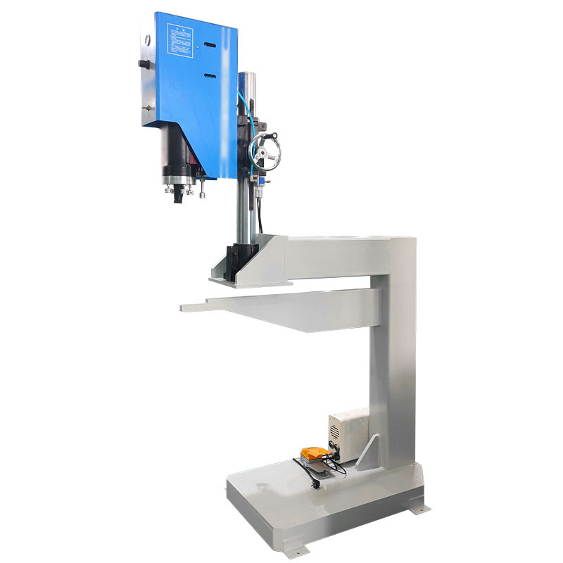 超声波中空周转箱焊接机